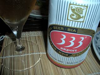 写真：ベトナムビール「３３３（バーバーバー）」