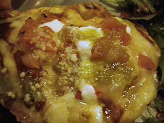 写真：モッツァレラ・ゴーダ・カマンベールチーズのナチョス＠Restaurante Mexicano QueRico
