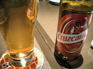 写真：スペインビール「クルーズカンポ」＠炭焼きバール「ソルビバ」天満橋店