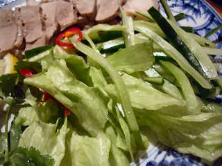 写真：柔らか煮豚と緑野菜のライスペーパー巻き＠ベトナムカフェレストラン アンゴン